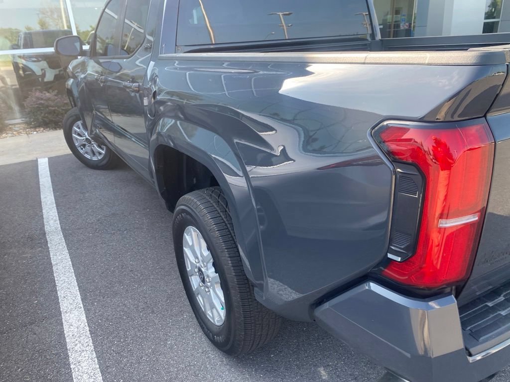 Used 2025 Toyota Tacoma SR5 RWD image 10