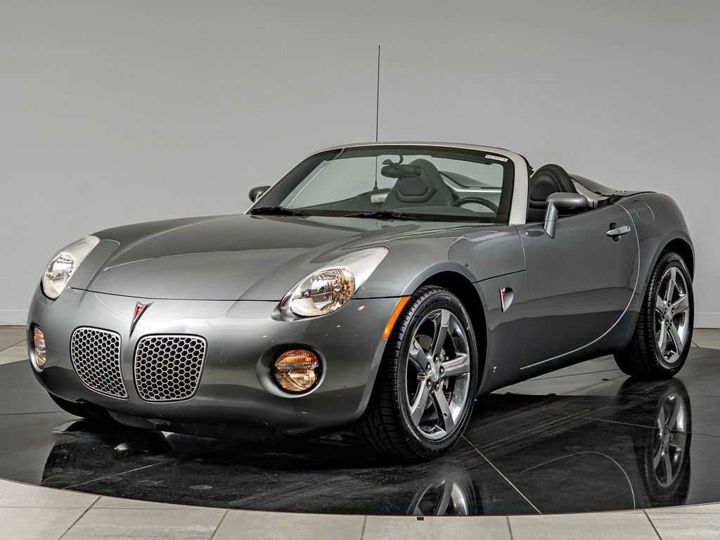 Used 2006 Pontiac Solstice Convertible w/ Premium Package RWD image 2