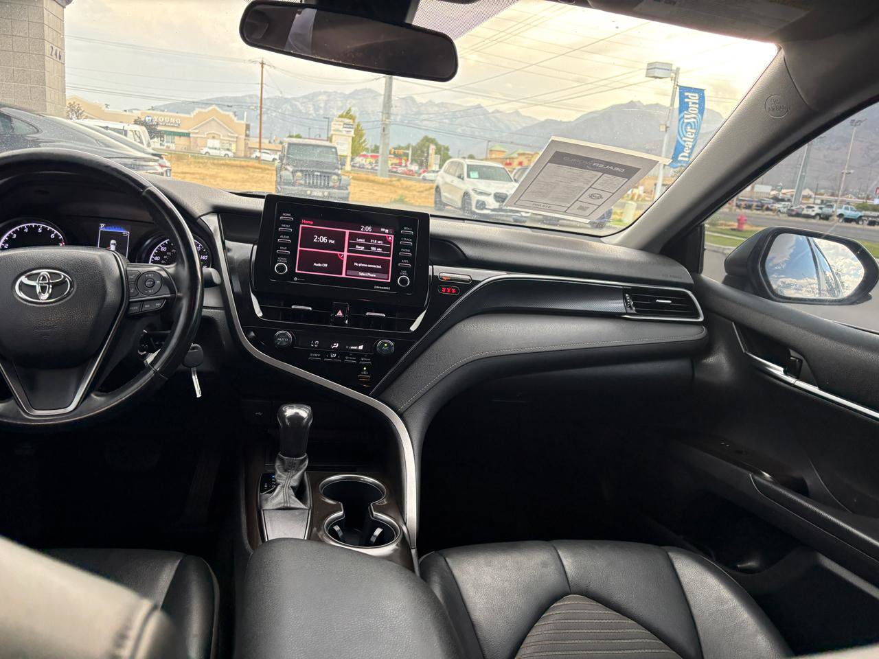 Used 2021 Toyota Camry SE FWD image 9