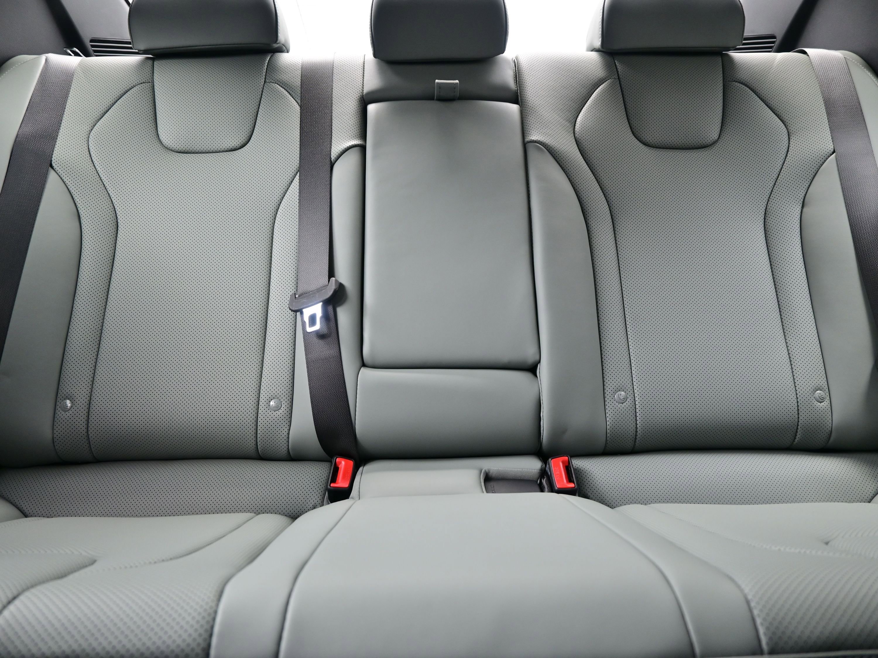 Certified 2025 Hyundai Elantra Limited image 16