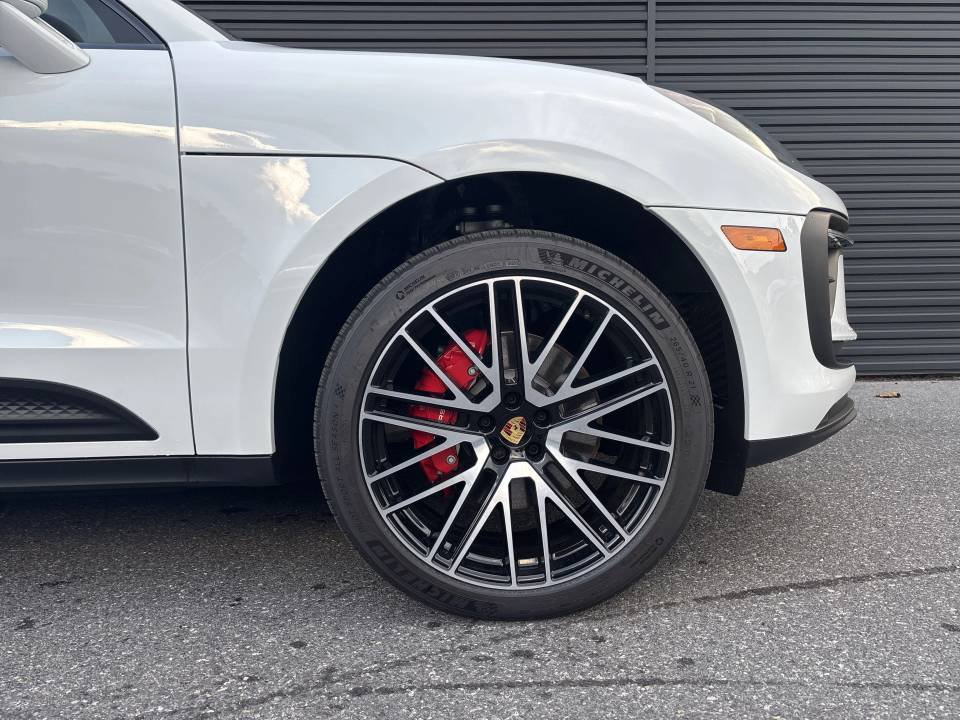 Certified 2025 Porsche Macan S AWD/4WD image 7