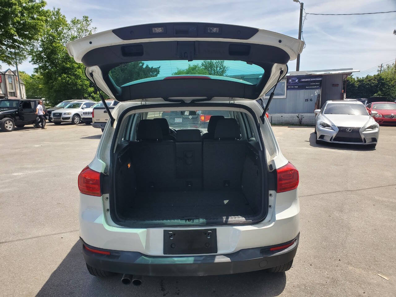Used 2015 Volkswagen Tiguan S FWD image 16