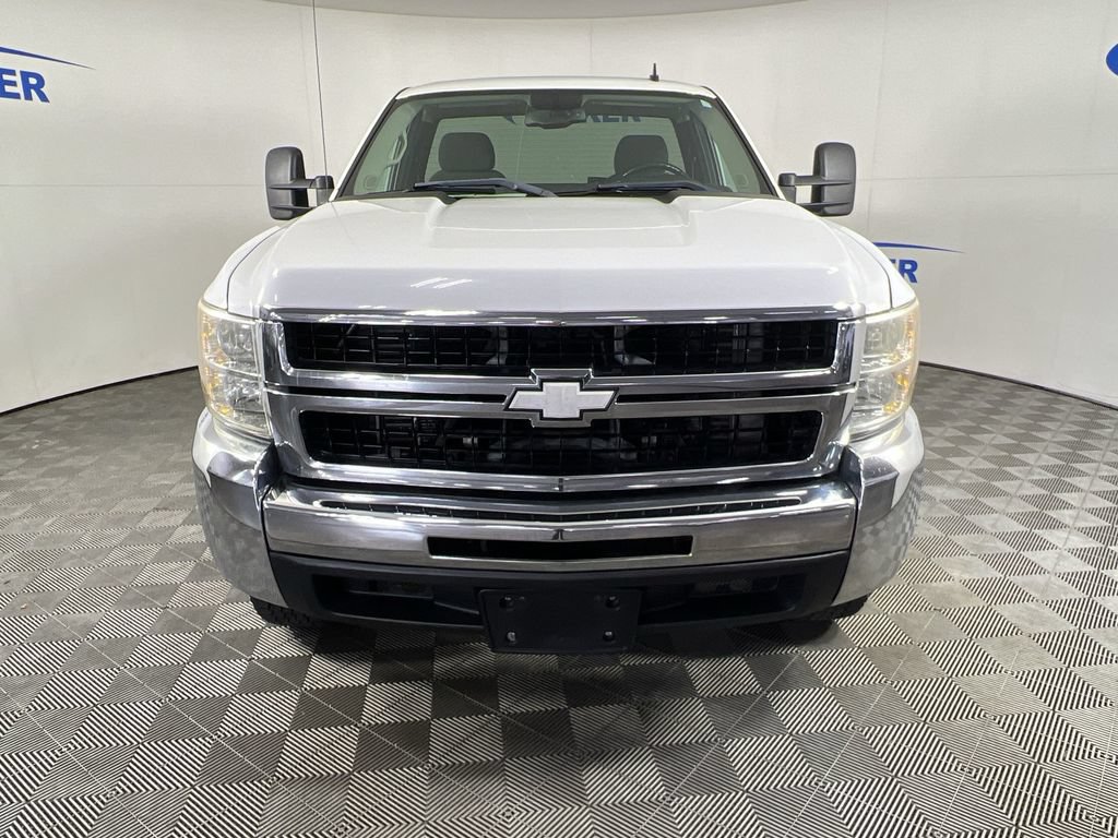 Used 2007 Chevrolet Silverado 2500 LT w/ EZ-Lift Tailgate Package AWD/4WD image 2