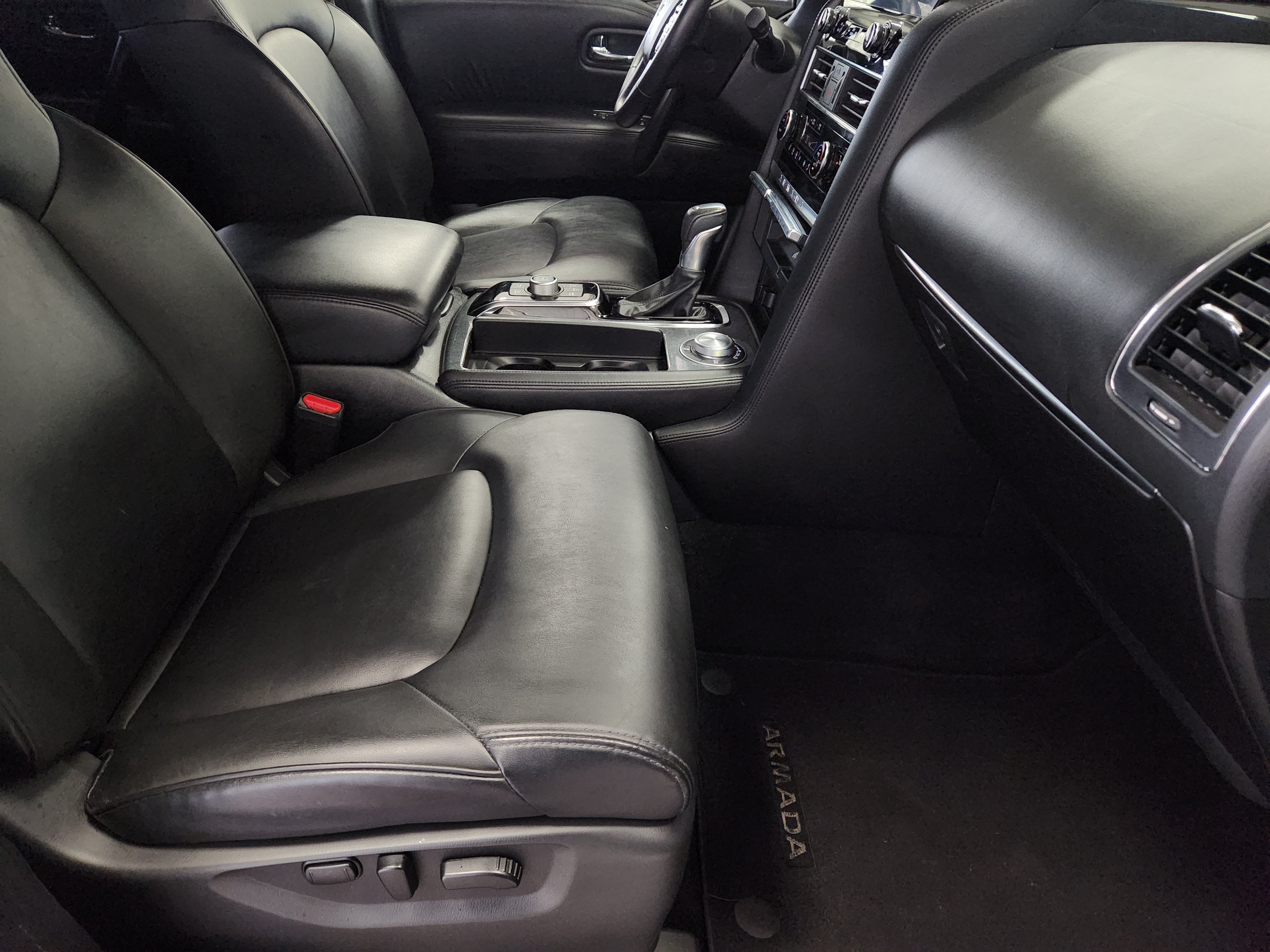 Used 2022 Nissan Armada SV AWD/4WD image 15