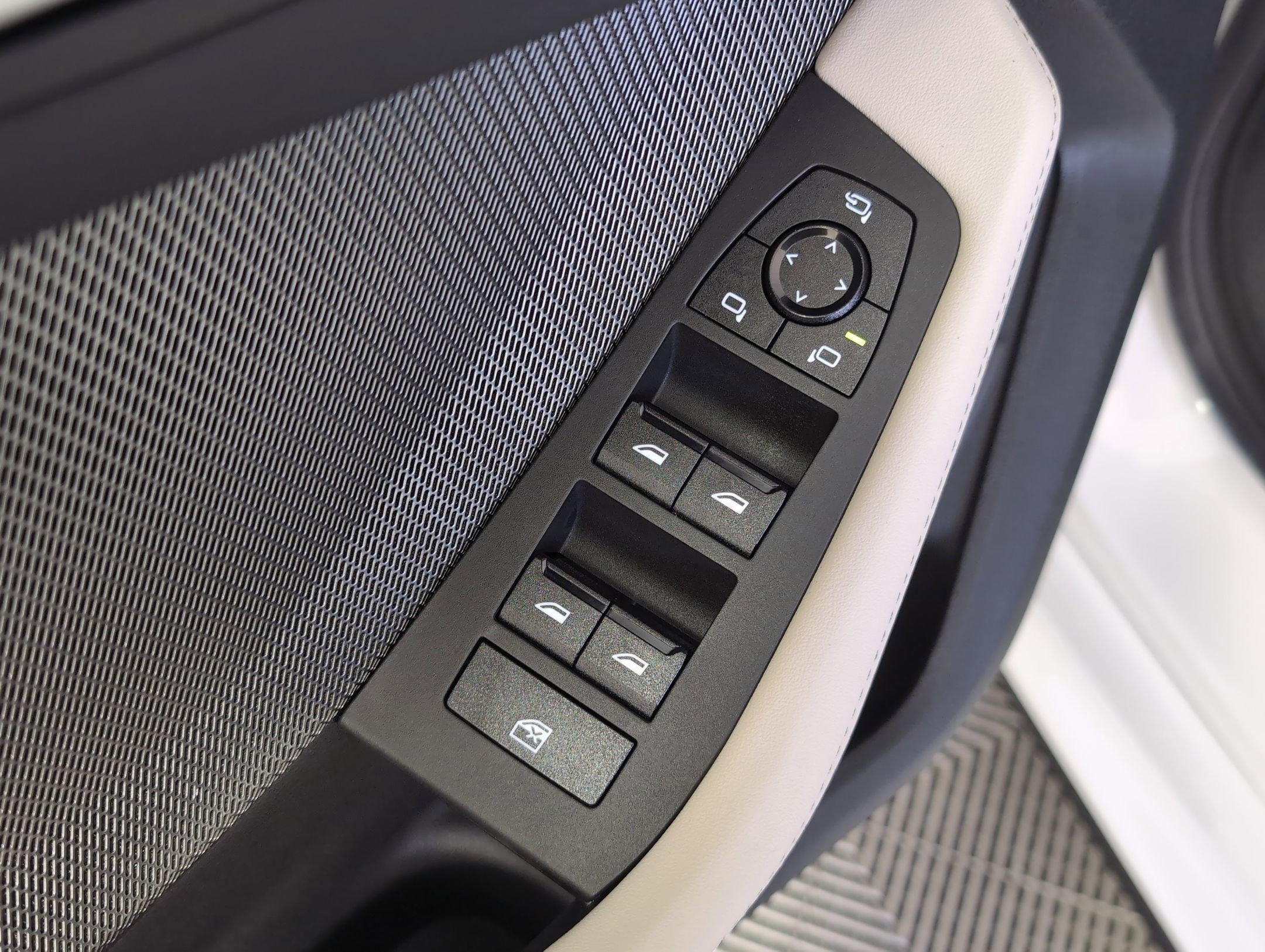 Used 2025 BMW 228i xDrive w/ Premium Package image 21