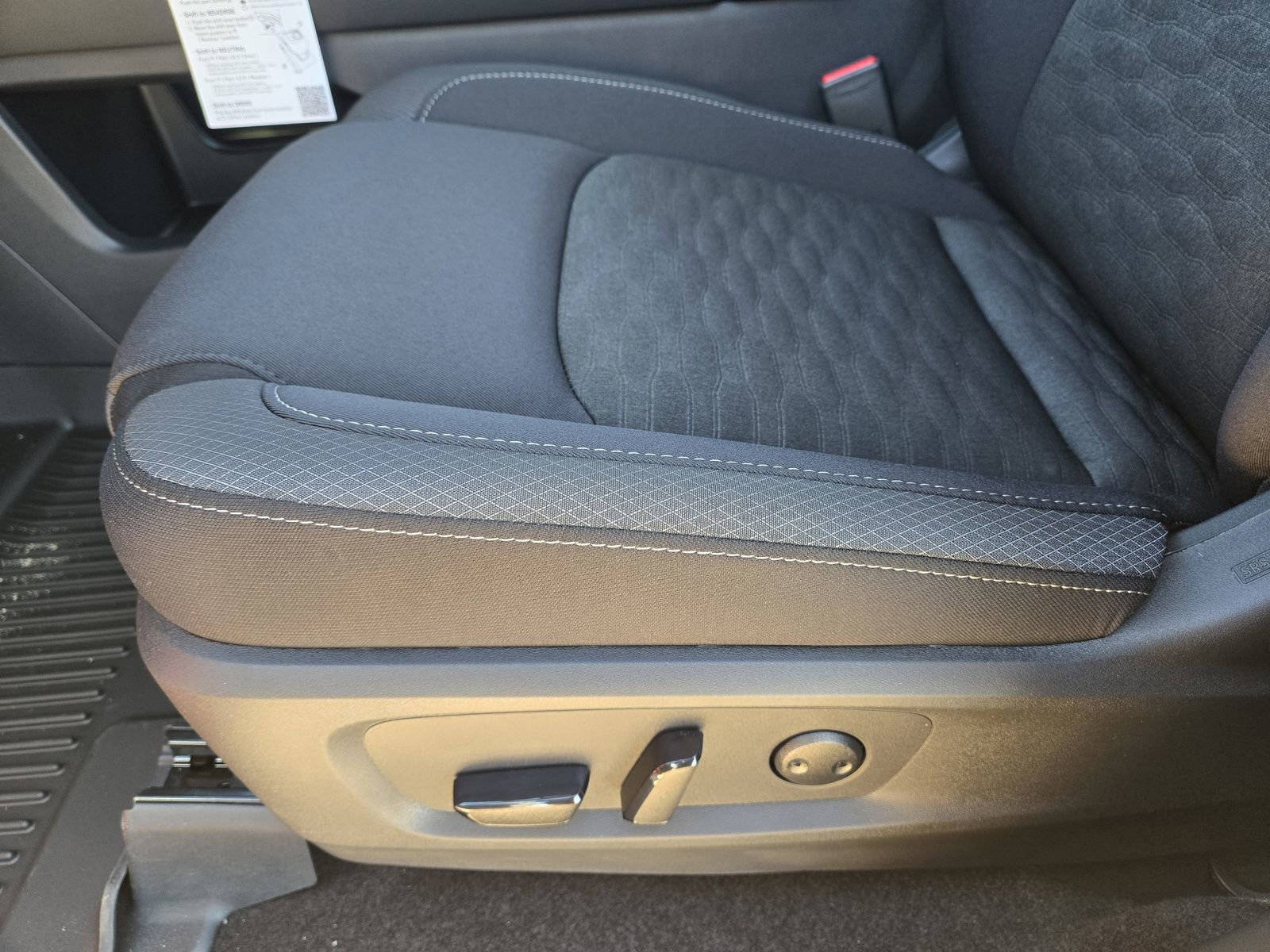 New 2026 Nissan Pathfinder SV image 21