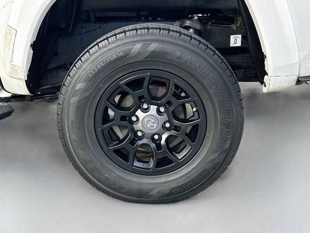 Used 2020 Toyota Tacoma SR5 RWD image 30