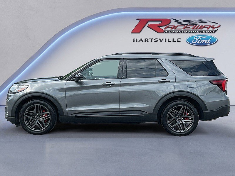 Used 2025 Ford Explorer ST image 1