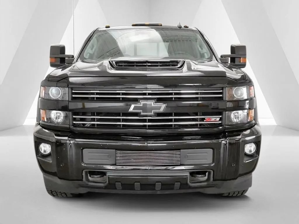 Used 2019 Chevrolet Silverado 2500 LTZ w/ Duramax Plus Package AWD/4WD image 2