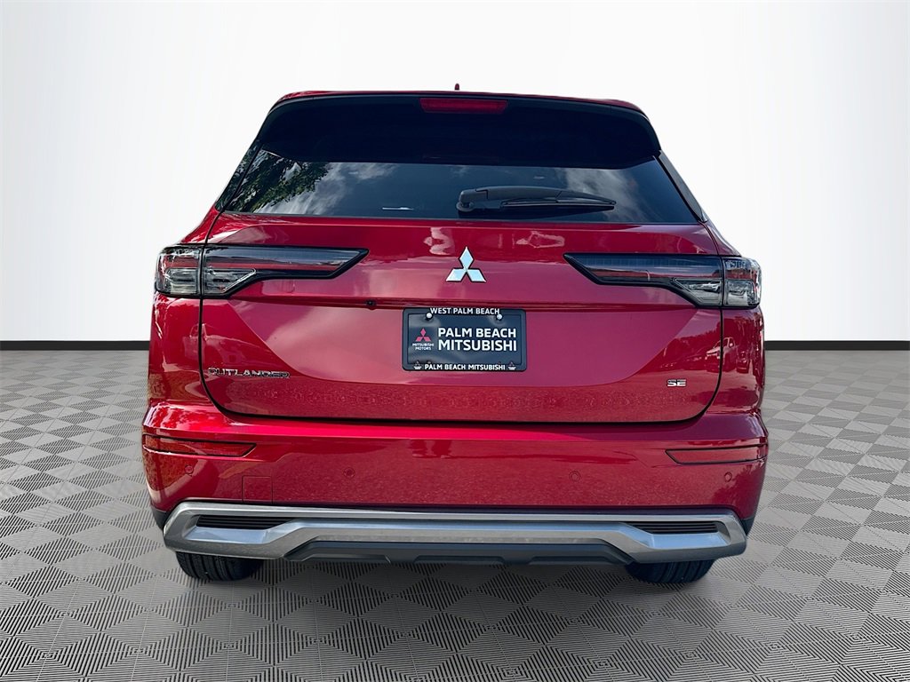 New 2025 Mitsubishi Outlander SE image 6