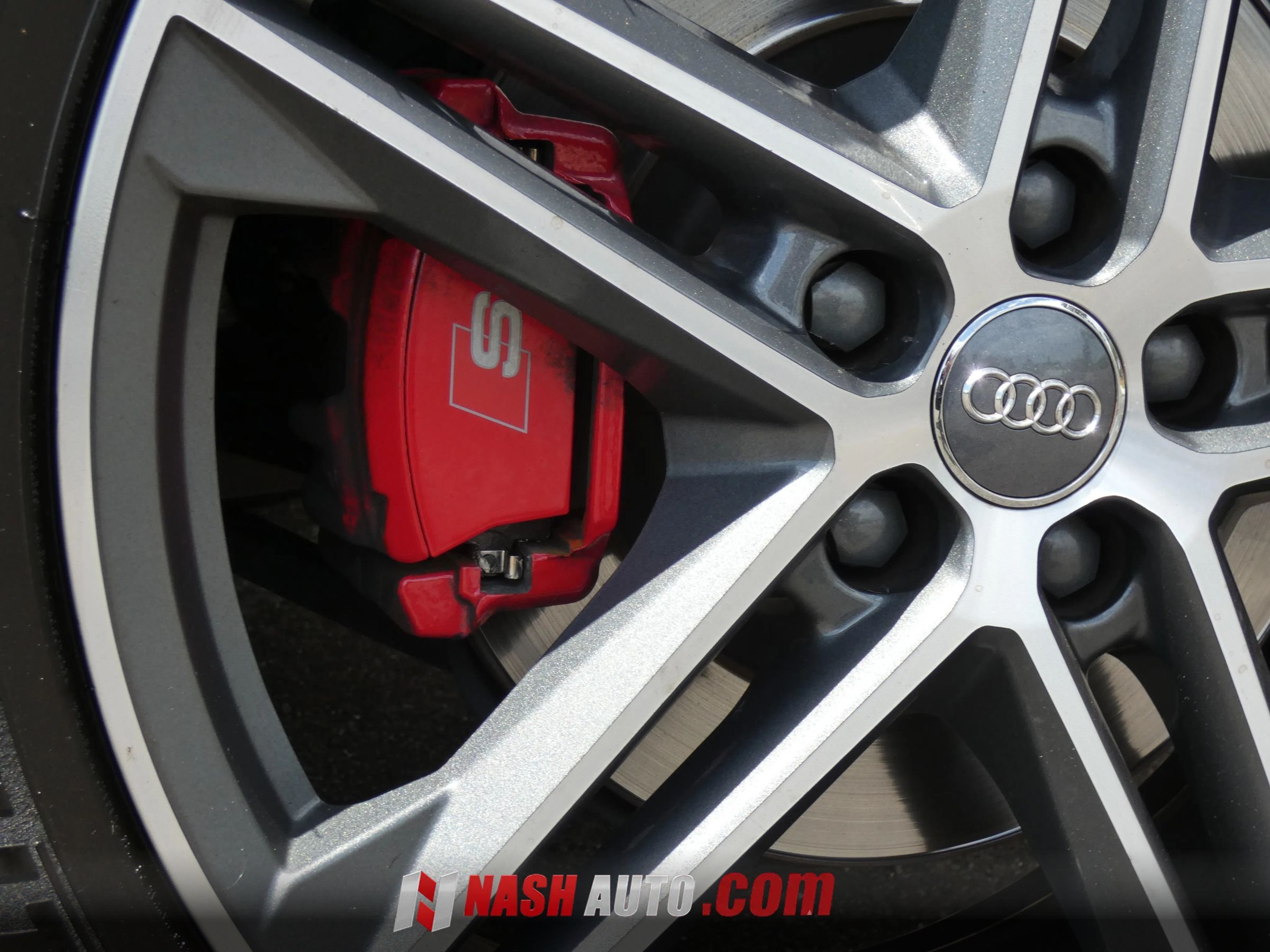 Used 2018 Audi SQ5 Premium Plus w/ S Sport Package AWD/4WD image 23