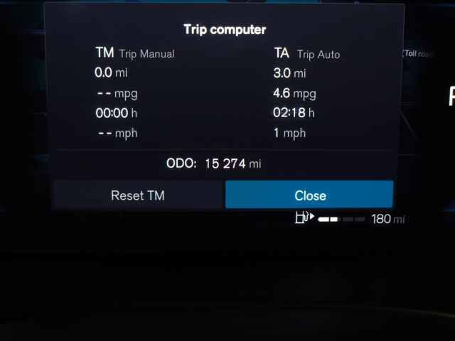 Certified 2025 Volvo XC60 B5 Core image 24