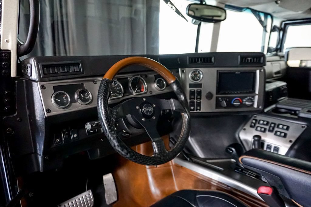 Used 2006 HUMMER H1 4-Door Wagon AWD/4WD image 10