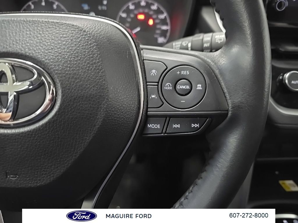 Used 2023 Toyota Corolla Cross LE w/ Moonroof Package image 24