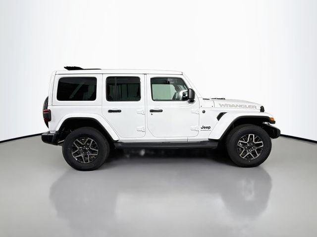 New 2026 Jeep Wrangler Unlimited Sahara AWD/4WD image 8