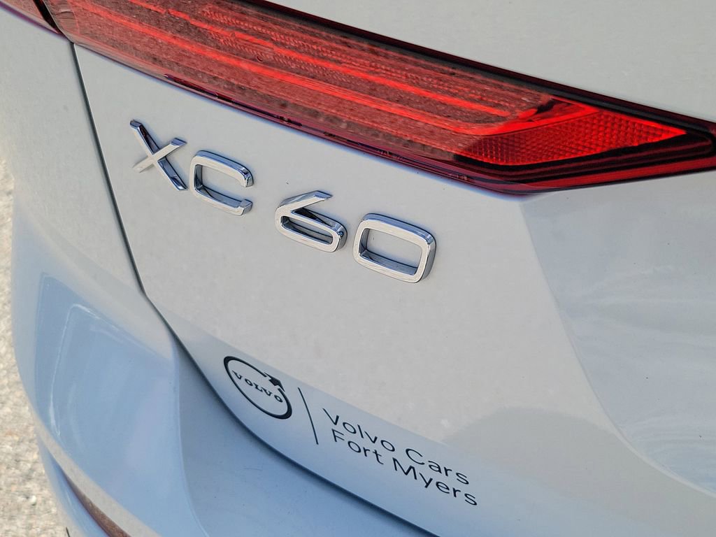 Certified 2024 Volvo XC60 B5 Plus AWD/4WD image 13