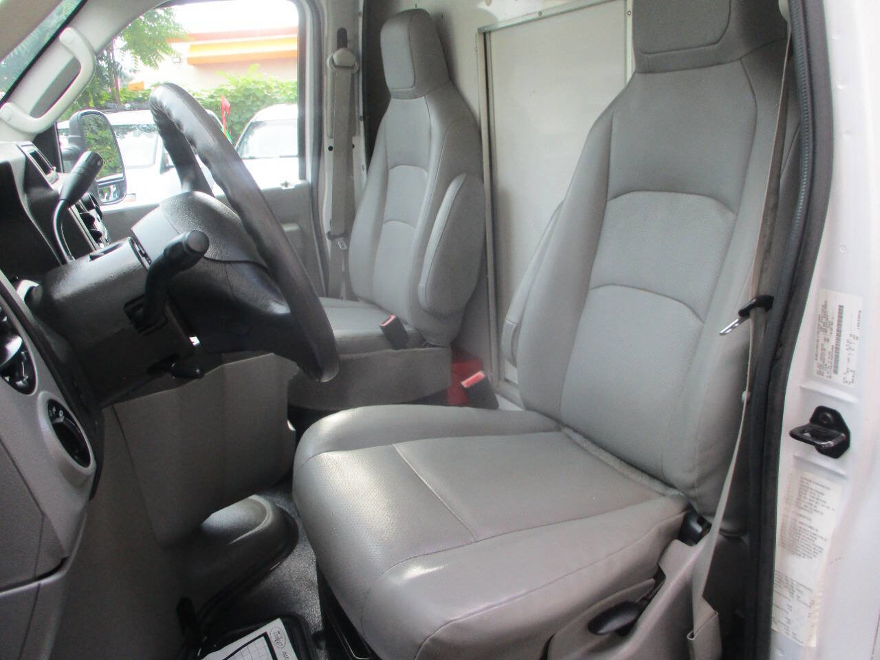 Used 2016 Ford E-350 and Econoline 350 Super Duty w/ Power Windows & Locks Group image 8