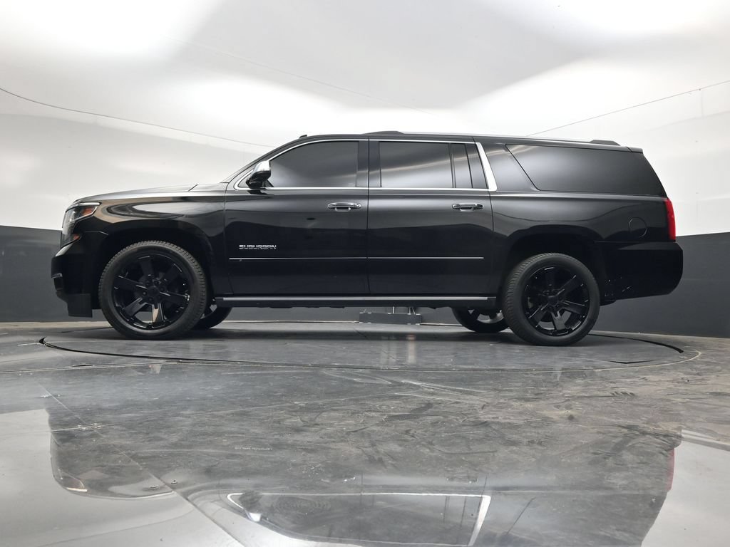 Used 2020 Chevrolet Suburban Premier AWD/4WD image 27