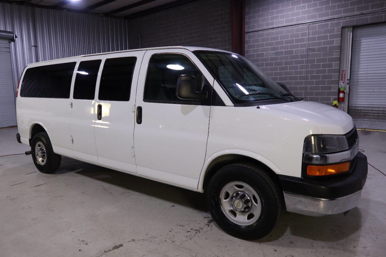Used 2015 Chevrolet Express 3500 LT w/ LT Preferred Equipment Group image 6