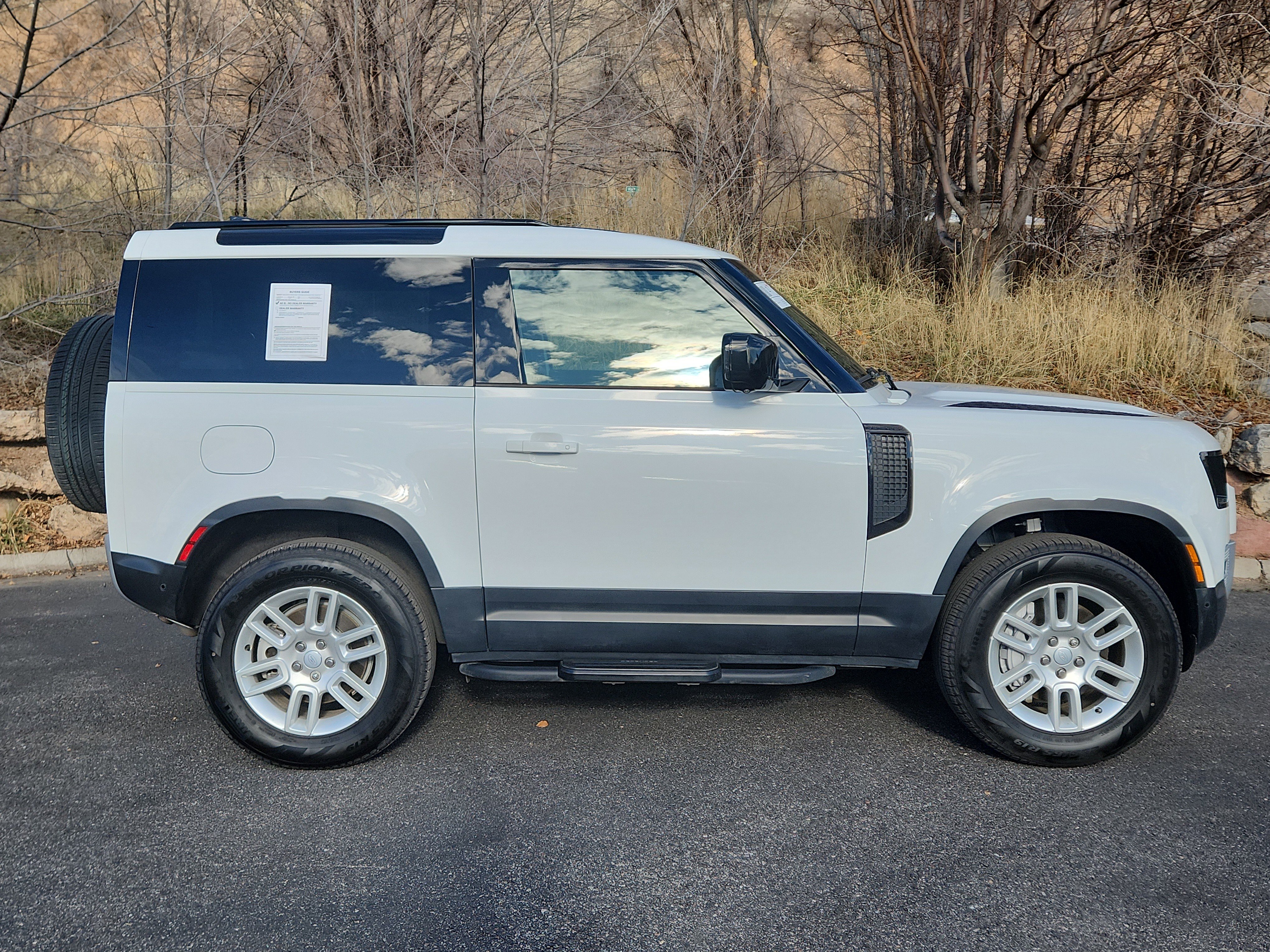 Used 2025 Land Rover Defender 90 S image 2