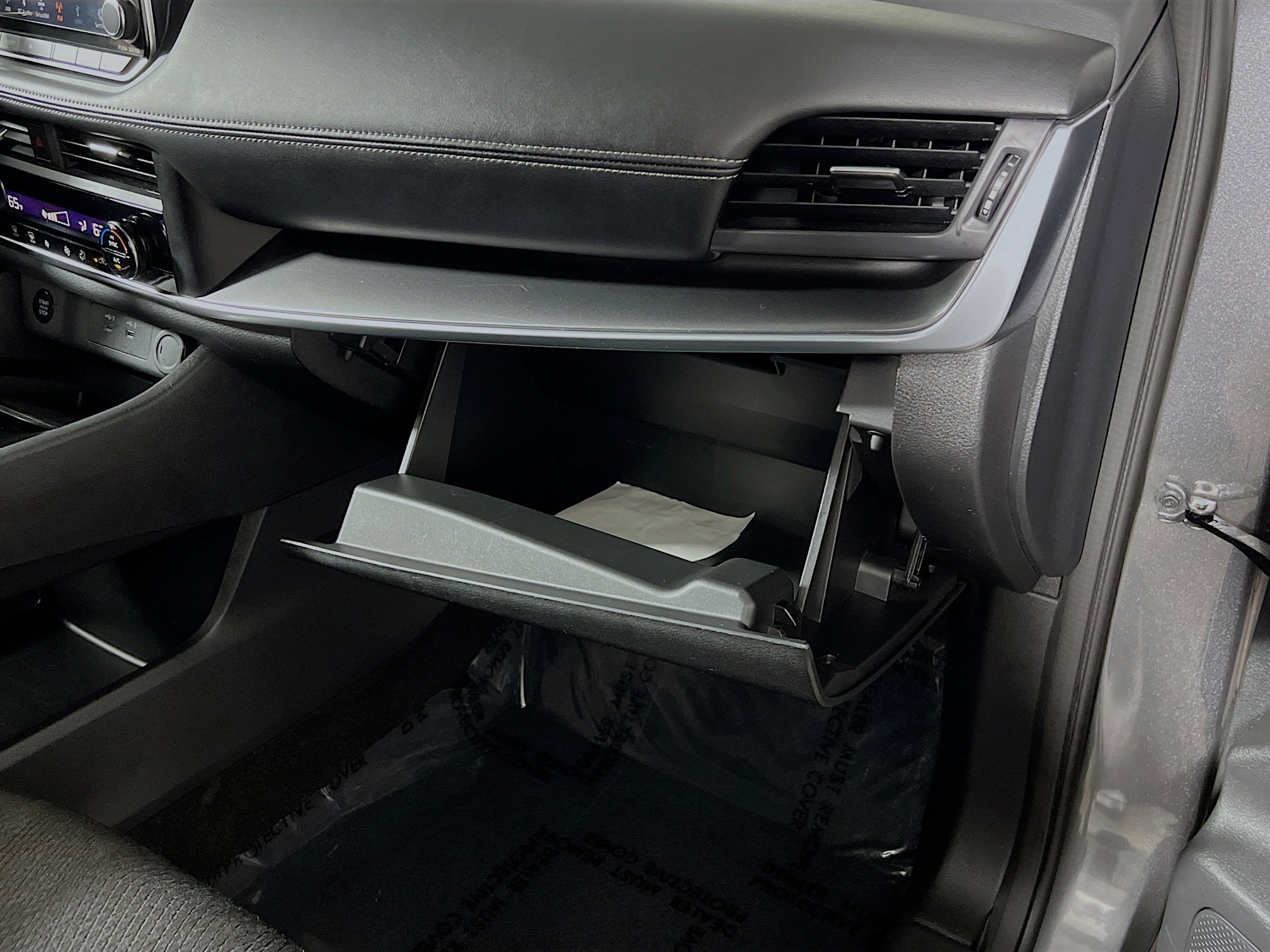 Used 2024 Nissan Rogue SV image 35