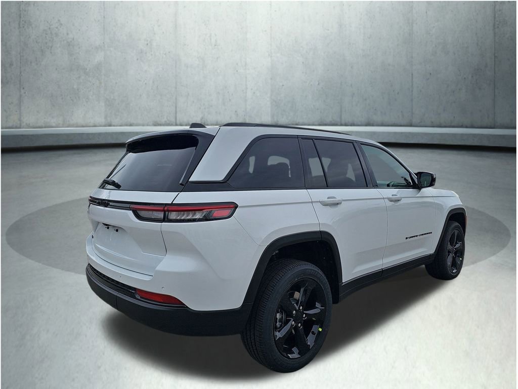 New 2025 Jeep Grand Cherokee Altitude image 8