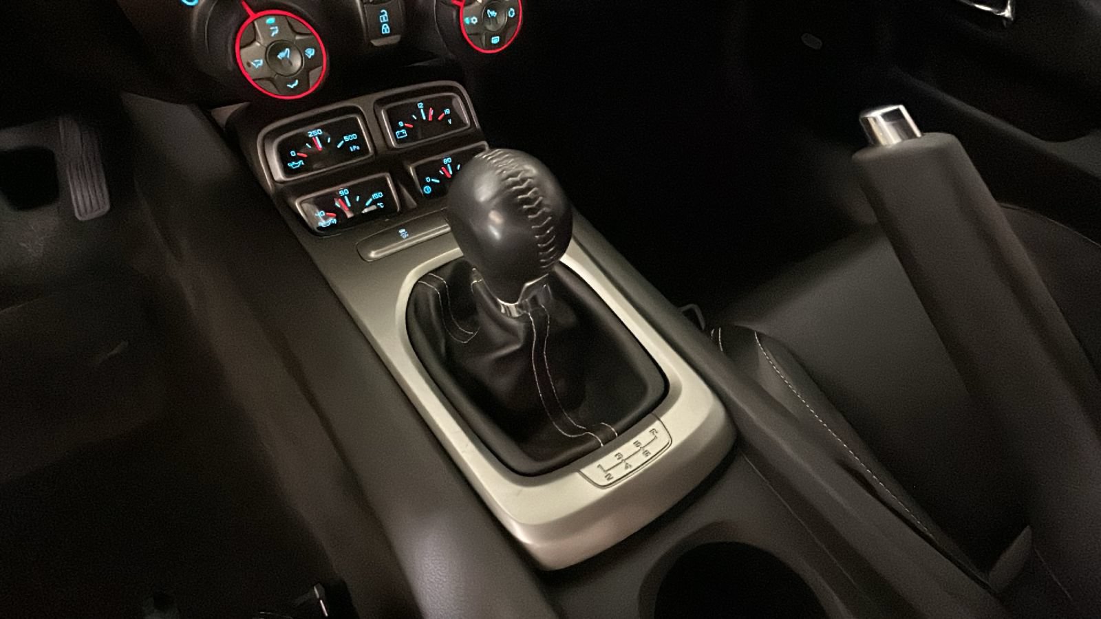 Used 2010 Chevrolet Camaro SS RWD image 21