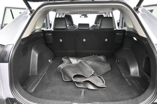 Used 2022 Toyota RAV4 XLE Premium AWD/4WD image 29