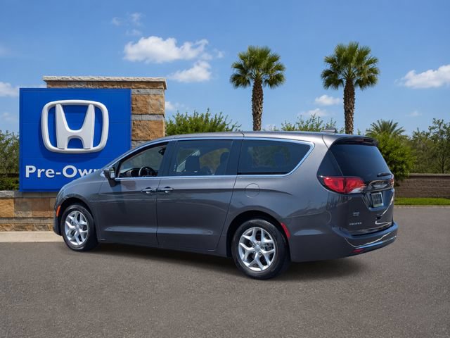 Used 2018 Chrysler Pacifica Touring Plus w/ Tire & Wheel Group FWD image 4