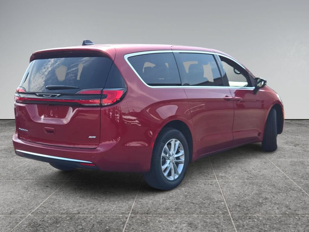 New 2027 Chrysler Pacifica Select AWD/4WD image 11