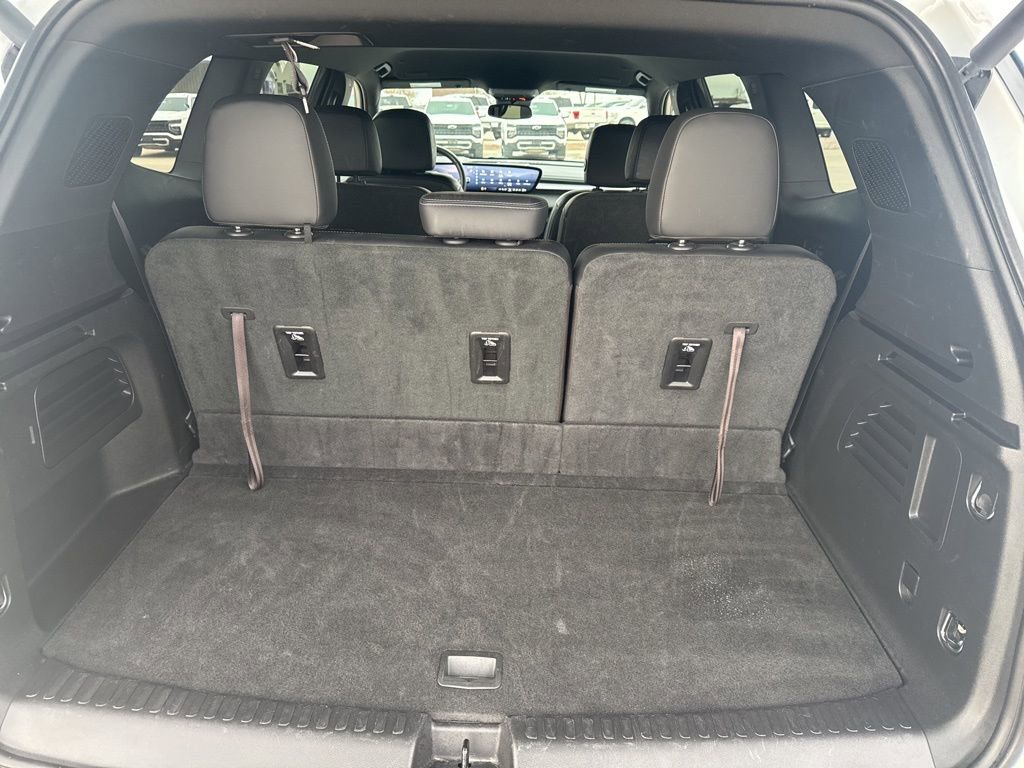 Used 2025 Buick Enclave Preferred image 16