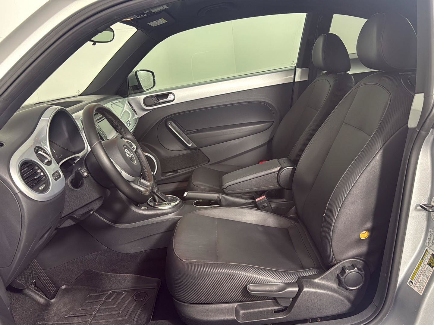 Used 2012 Volkswagen Beetle 2.5 FWD image 17