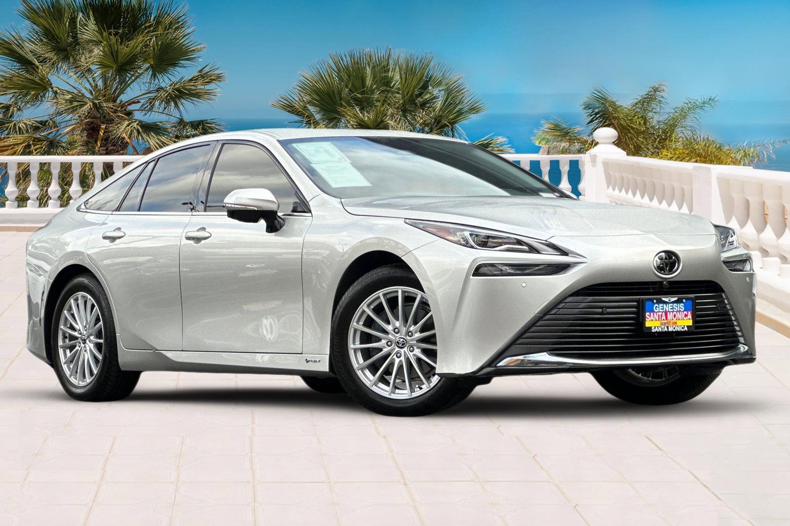 Used 2024 Toyota Mirai XLE image 2