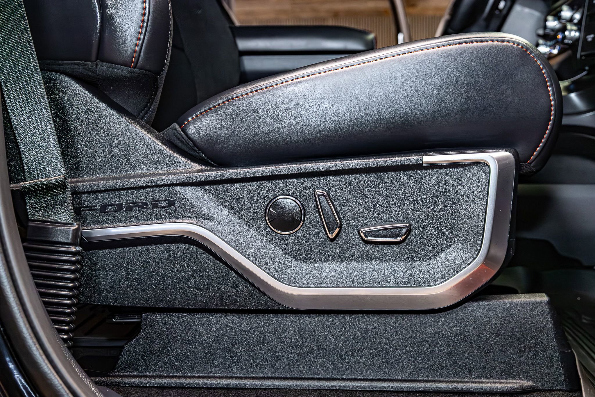 Used 2025 Ford F150 Raptor image 27