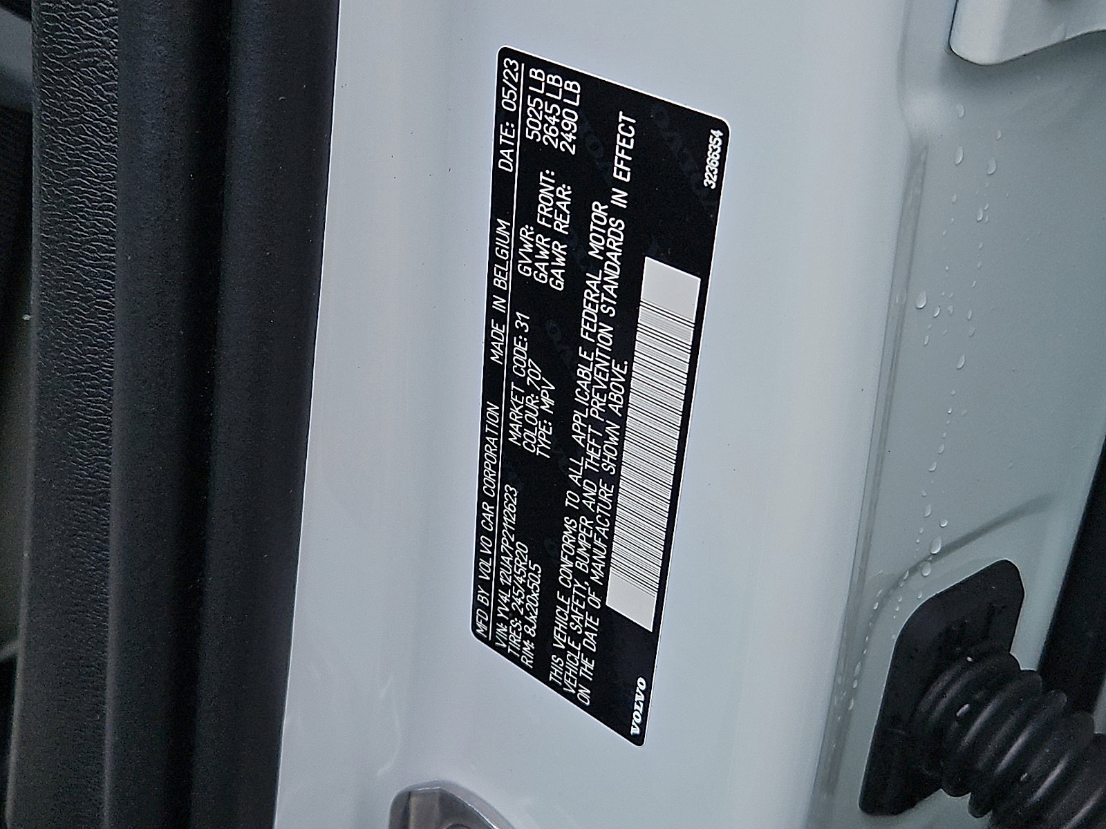 Certified 2023 Volvo XC40 B5 Ultimate w/ Protection Package Premier image 27