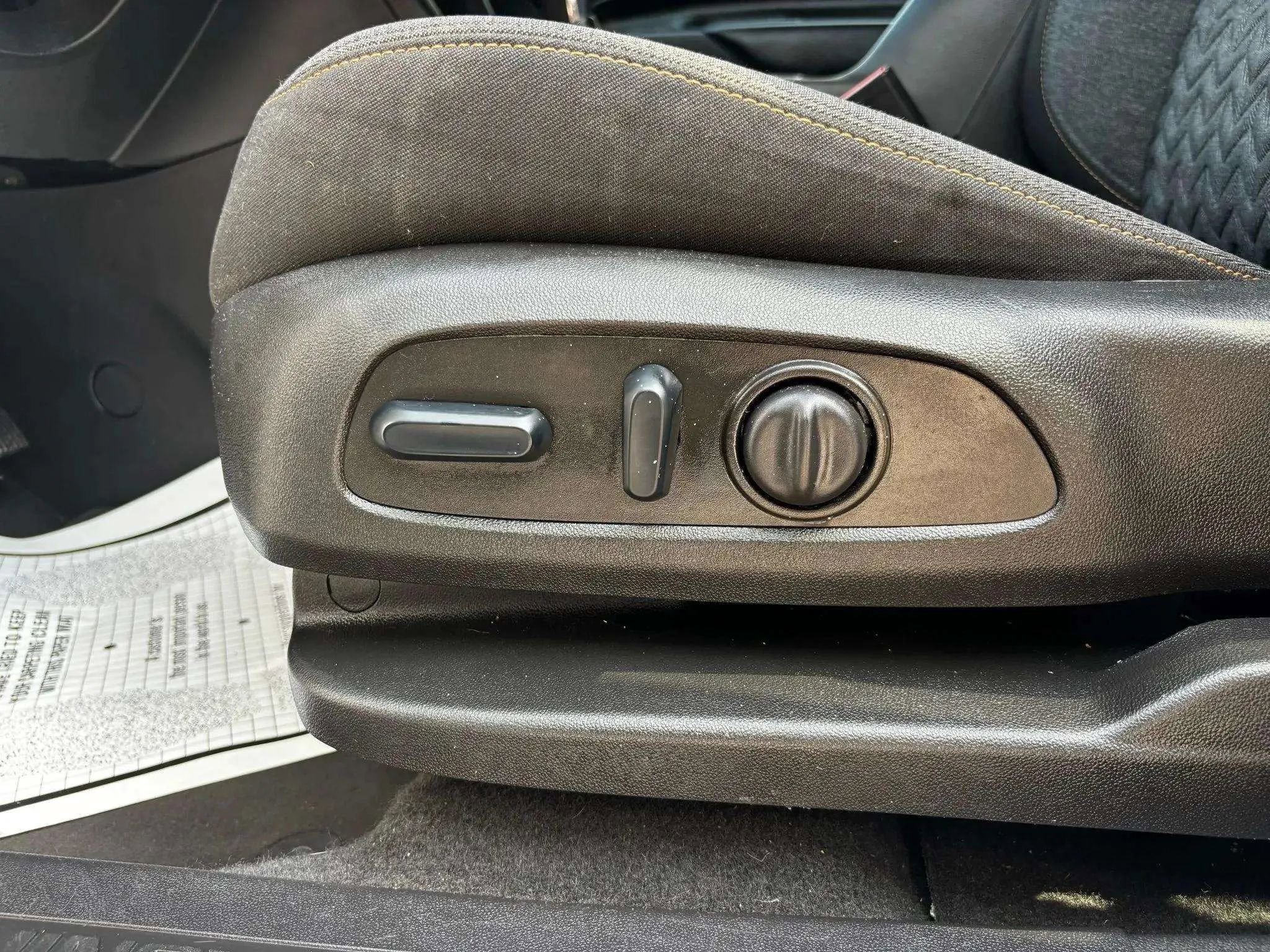 Used 2022 Chevrolet Equinox LT image 24