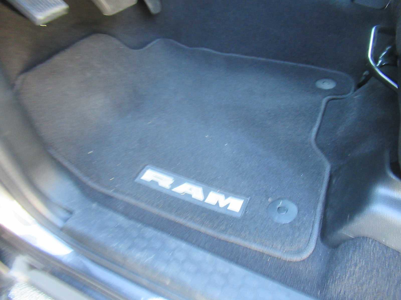 Used 2024 RAM 2500 Tradesman w/ Chrome Appearance Group image 27