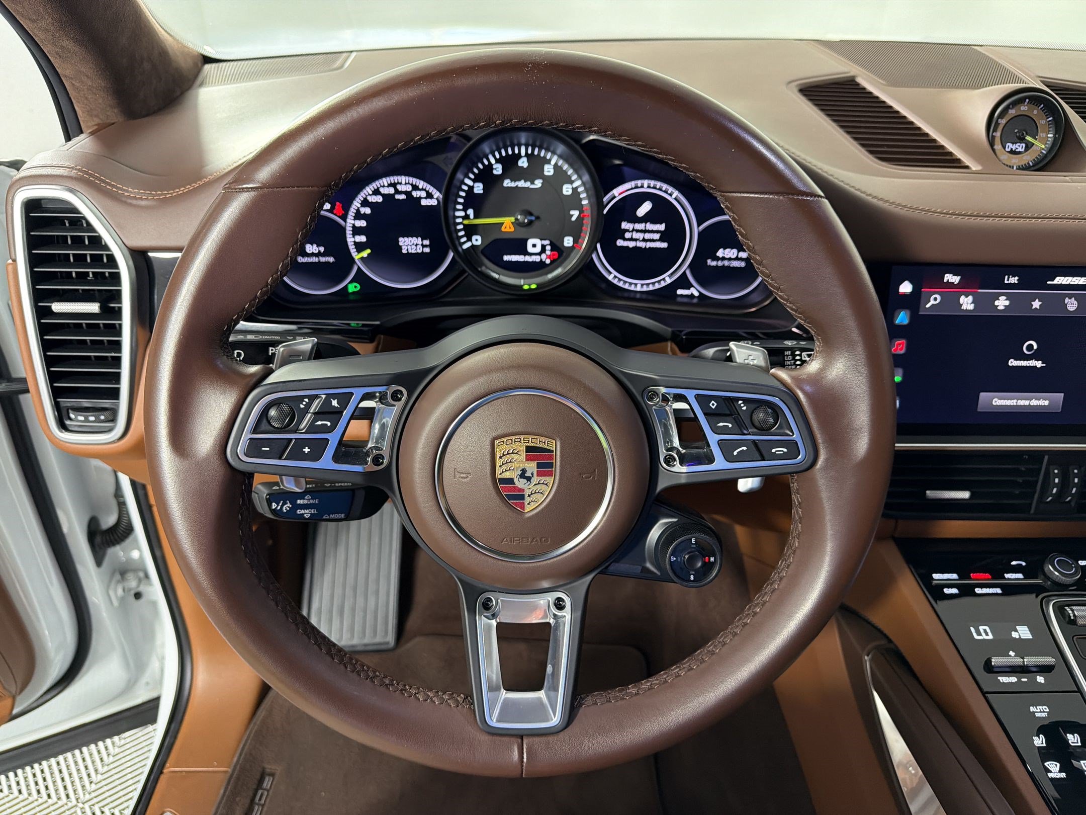 Certified 2022 Porsche Cayenne Turbo S AWD/4WD image 18