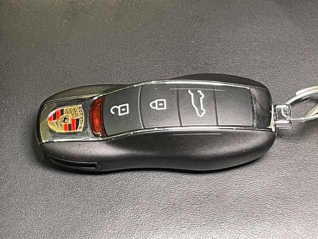 Certified 2023 Porsche Macan Turbo AWD/4WD image 45
