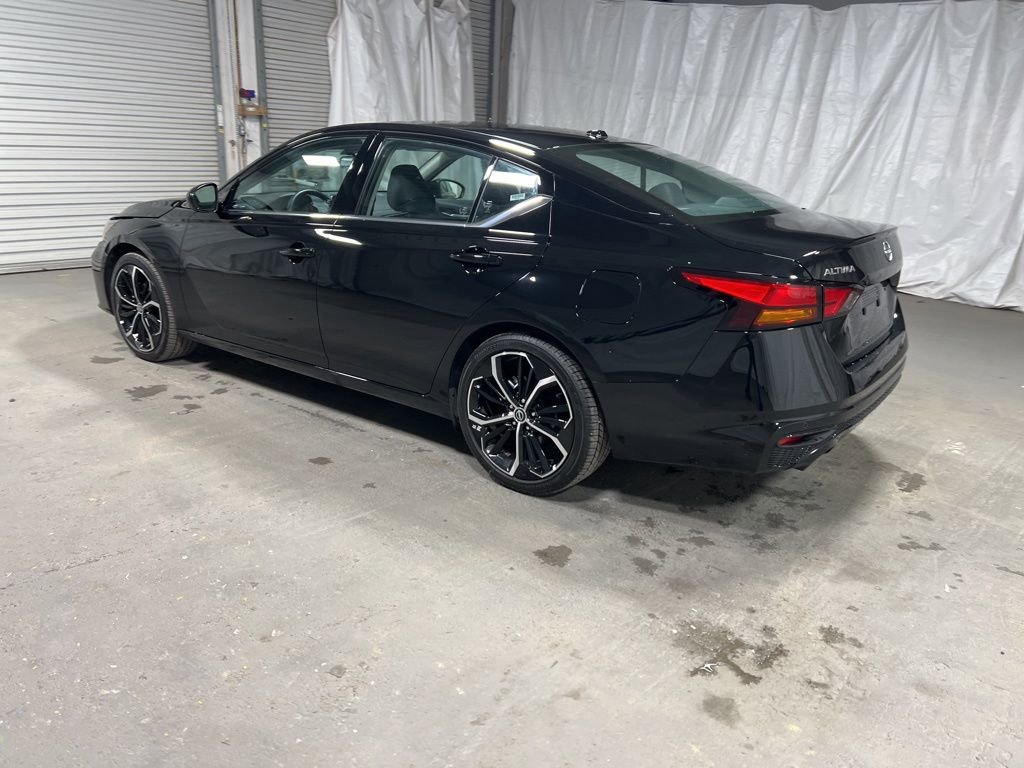 Used 2025 Nissan Altima 2.5 SR image 5