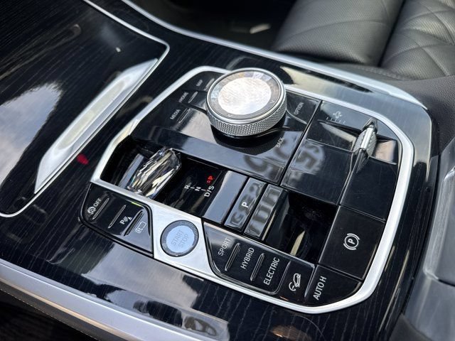 Used 2024 BMW X5 xDrive50e w/ Executive Package AWD/4WD image 35