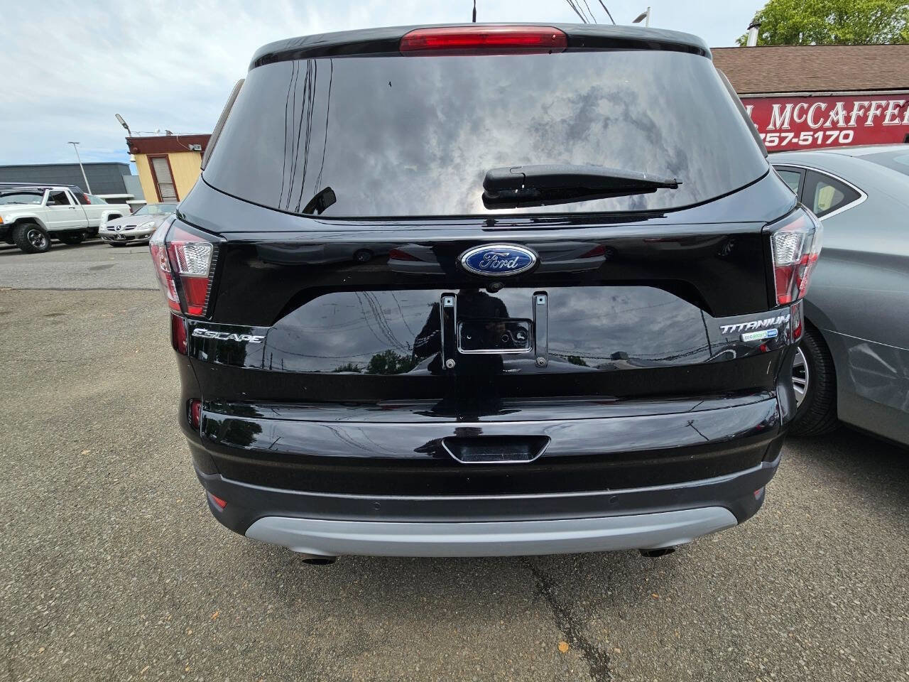Used 2017 Ford Escape Titanium AWD/4WD image 4