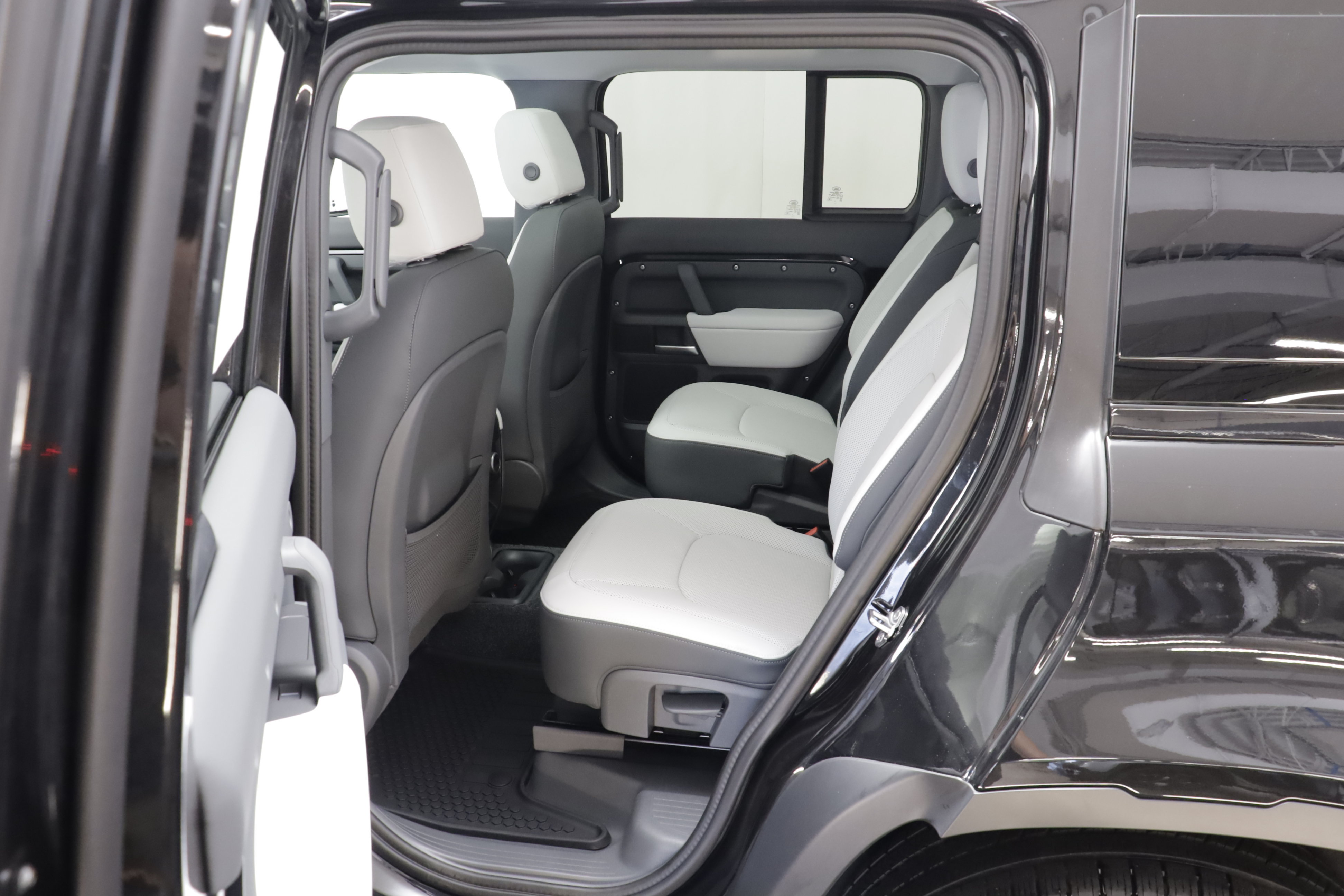 New 2026 Land Rover Defender 130 S AWD/4WD image 20