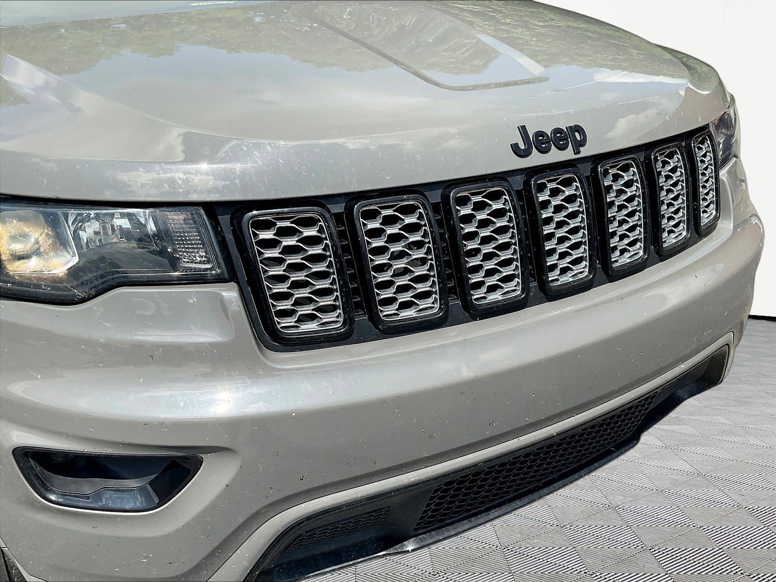 Used 2021 Jeep Grand Cherokee Laredo X AWD/4WD image 34