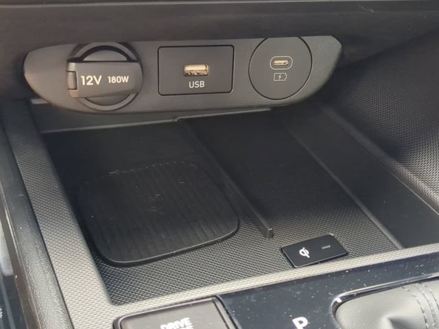 New 2025 Hyundai Elantra SEL FWD image 21