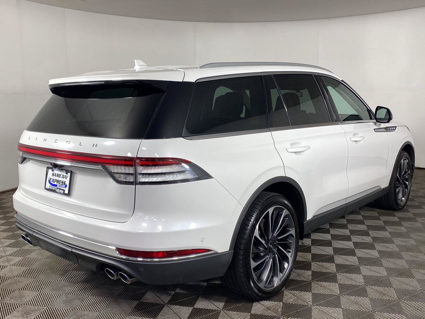 Used 2020 Lincoln Aviator Reserve w/ Equipment Group 202A AWD/4WD image 6