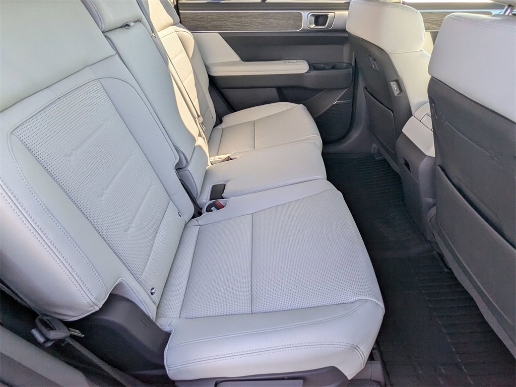 Certified 2025 Hyundai Santa Fe Limited image 19