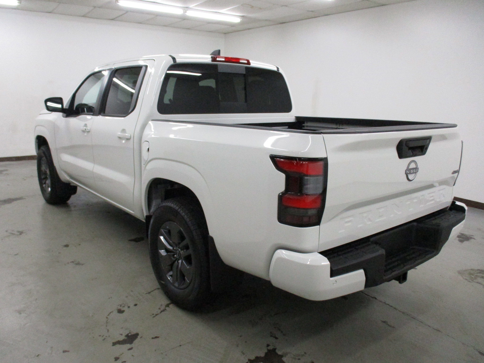New 2026 Nissan Frontier SV w/ SV Convenience Package AWD/4WD image 8