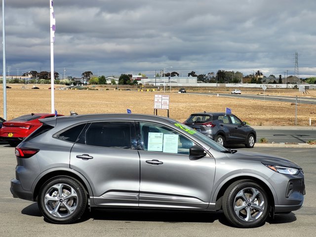 Certified 2023 Ford Escape ST-Line w/ Tech Pack #1 image 4