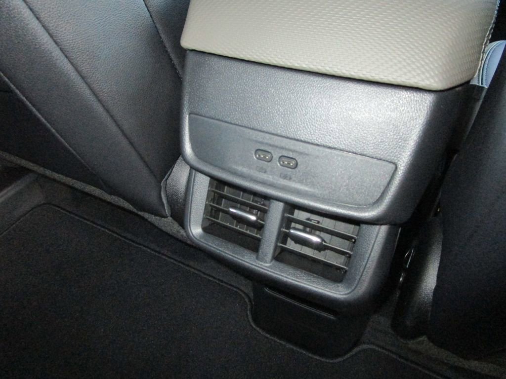 New 2026 Chevrolet Equinox LT w/ Convenience Package II FWD image 17